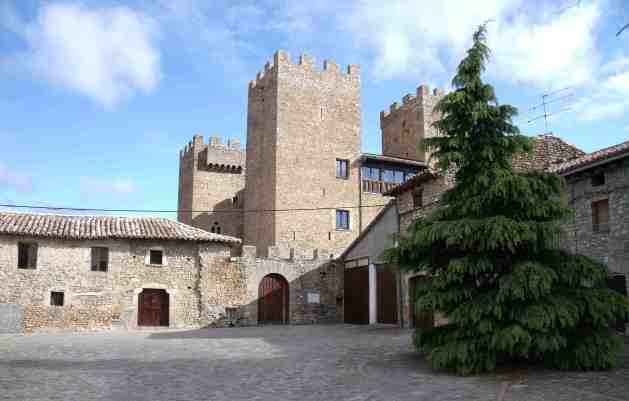 Castillo palacio de Biniés
